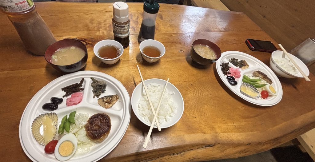谷川岳の肩の小屋の食事